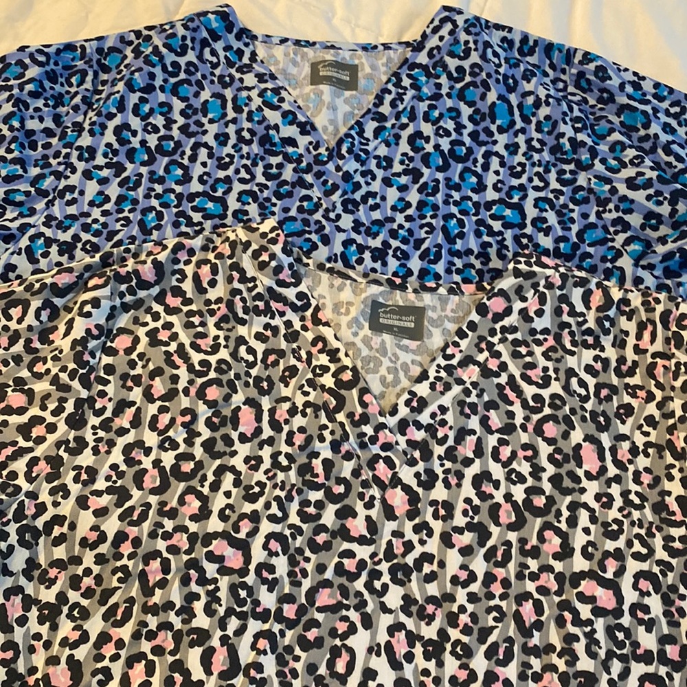 2 scrub tops